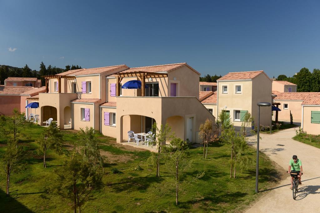 Residence Odalys Le Mas Des Alpilles Paradou Exterior photo