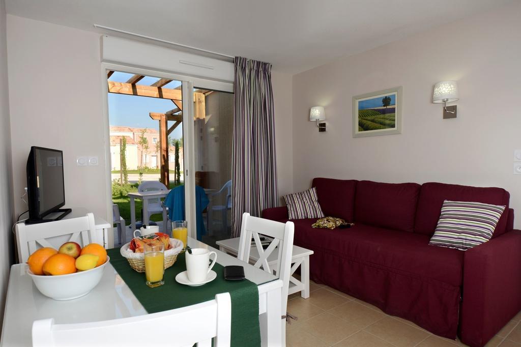 Residence Odalys Le Mas Des Alpilles Paradou Exterior photo