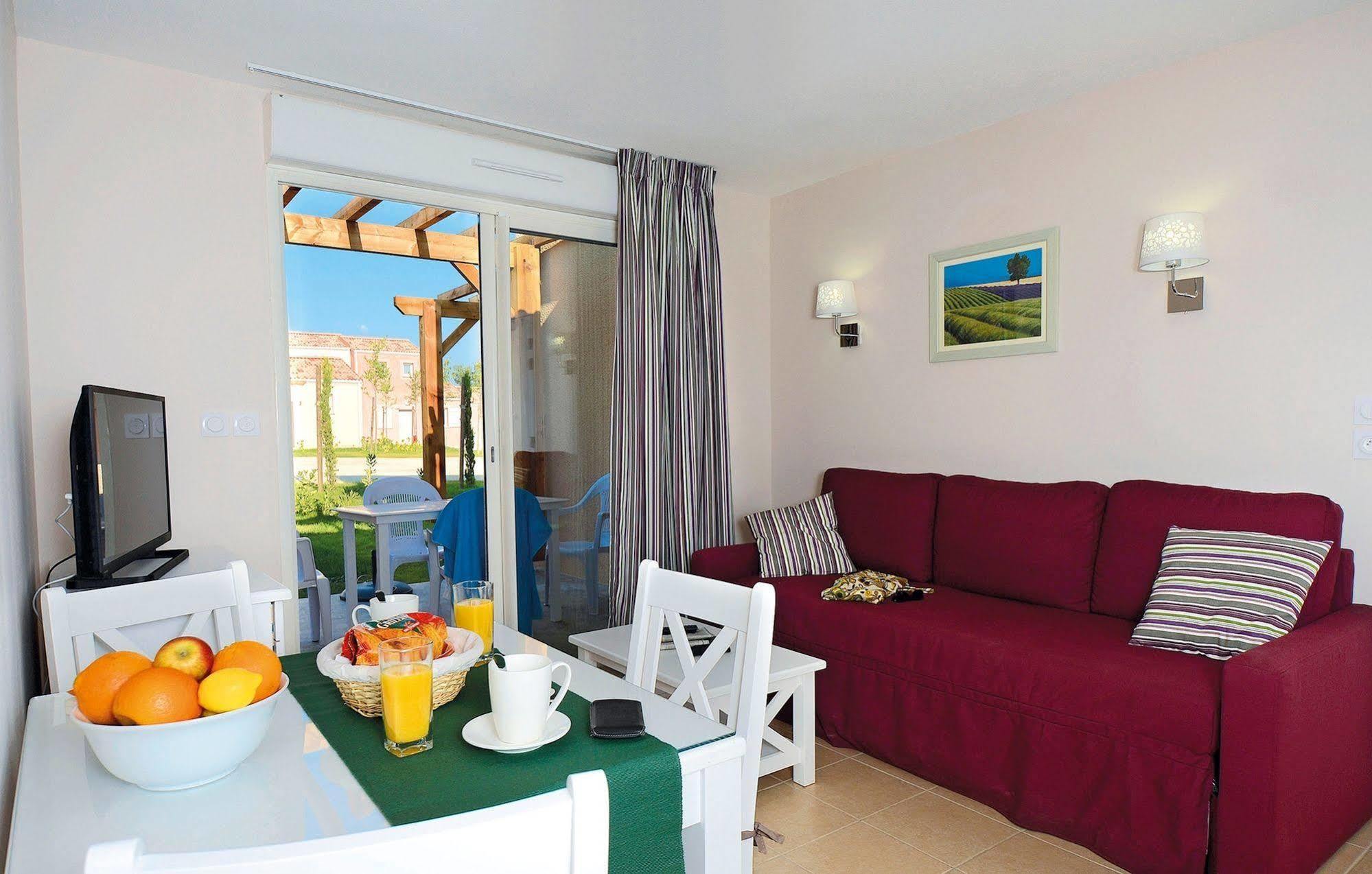 Residence Odalys Le Mas Des Alpilles Paradou Exterior photo