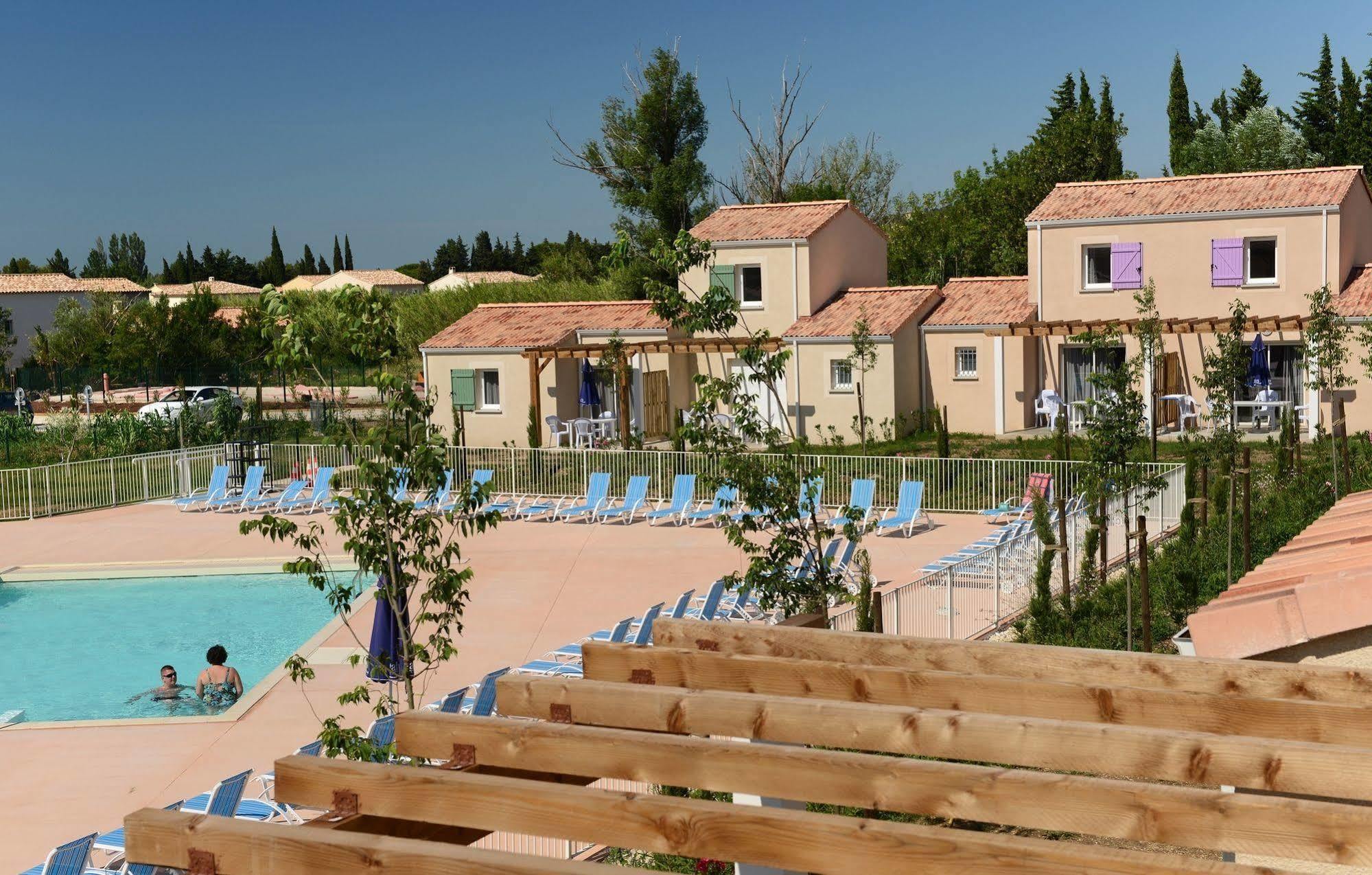 Residence Odalys Le Mas Des Alpilles Paradou Exterior photo