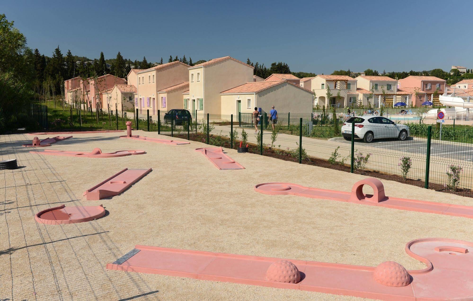 Residence Odalys Le Mas Des Alpilles Paradou Exterior photo